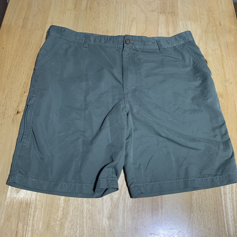 G.H. Bass Shorts Mens 42x10 Green Cargo Hiking Outdoor‎ Lightweight Polyester
